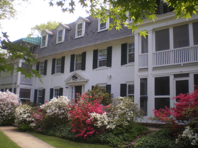 Front of building - 139 Rutgers Ave Apartments Unit #3