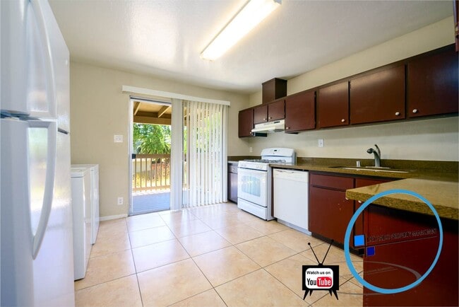 Photo - 1426 E 4th St
