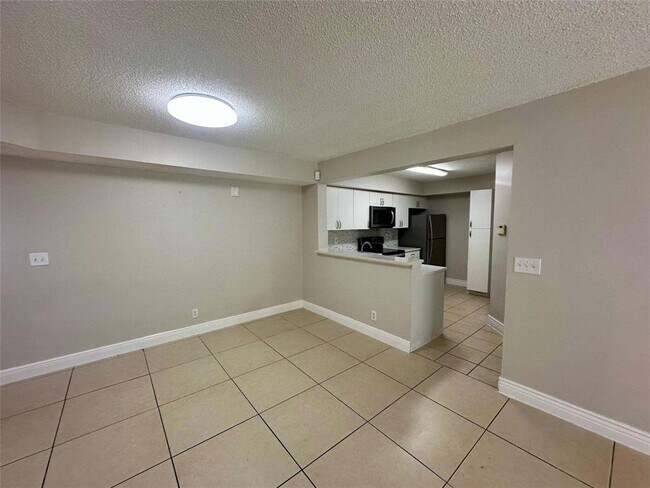 Photo - 5701 Riverside Dr Unit 205