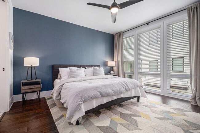 Photo - 366 Gibson St SE