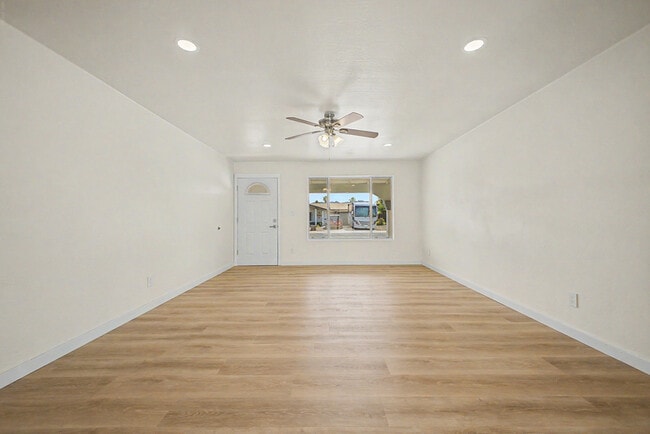 Photo - 3430 E Poinsettia Dr