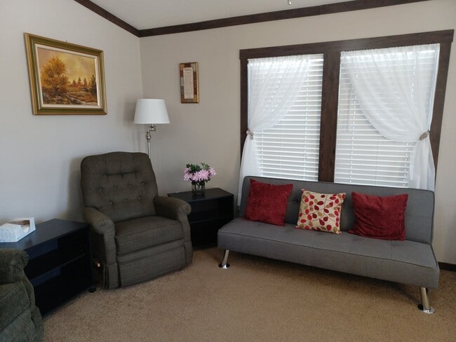 Photo - 745 Derrick Dr