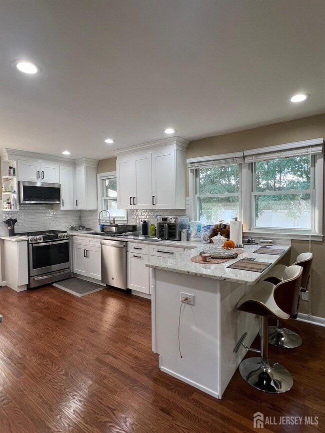 Photo - 515 Netherwood Ave