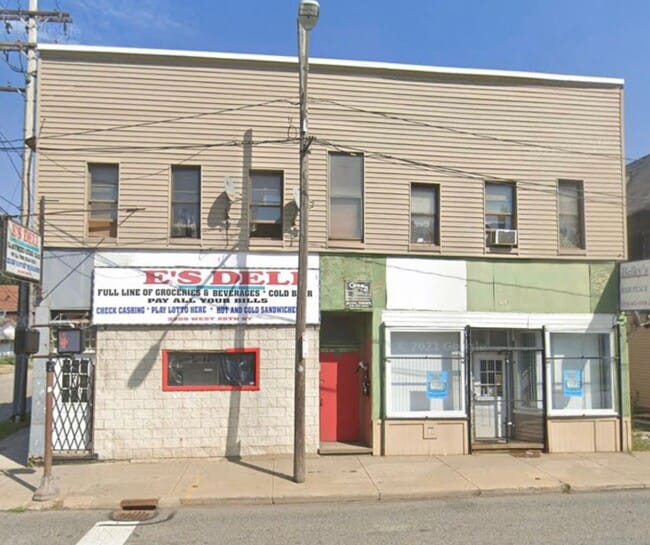 Building Photo - 3259 W 25th St Unit #4