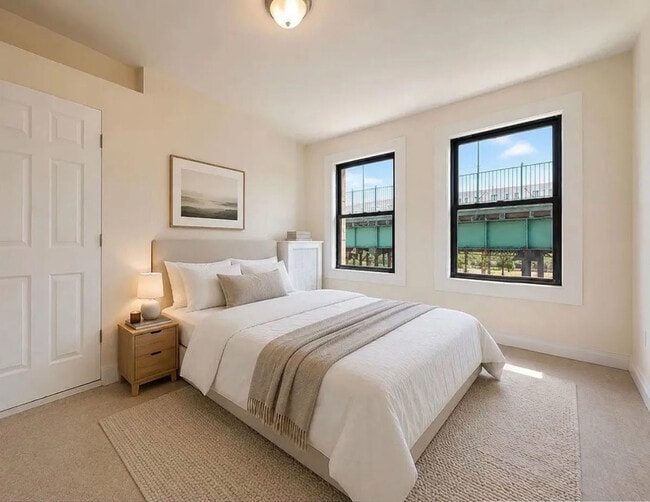 Building Photo - 2441 Jerome Ave Unit 4N
