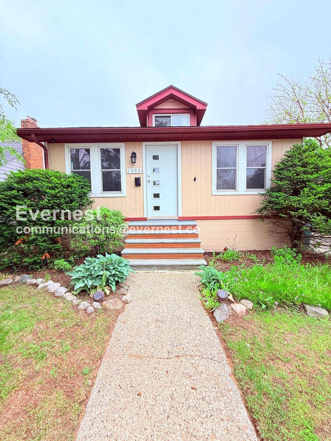 Photo - 1557 Leroy St