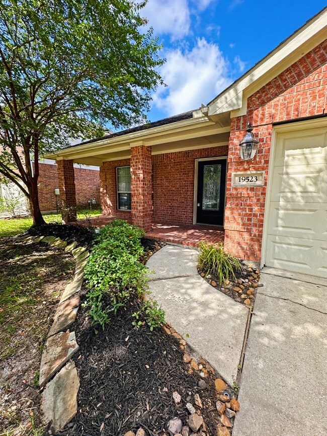 Photo - 19523 Country Mountain Ct
