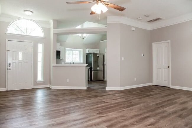 Photo - 10501 Southern Oak Ct House