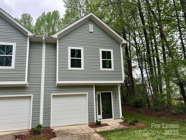 Building Photo - 9251 Eleanor Dr Rental