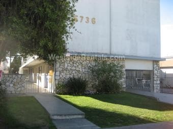 Building Photo - 5736 Lexington Ave Unit 3