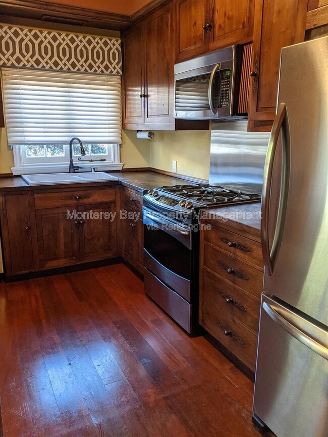 Photo - 515 Dickman Ave