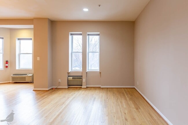 Photo - Spacious Two Bedroom Off 14th St. Corridor!