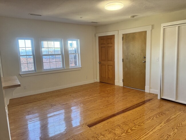 Photo - 300 Main St Unit 6