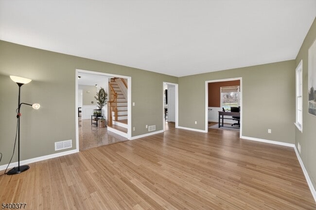 Photo - 7 Sun Valley Way