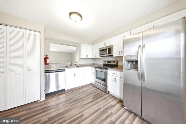 Photo - 157 Villa Knoll Ct