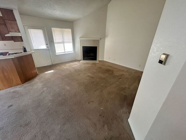 Photo - 1302 Opal Rd Unidad A