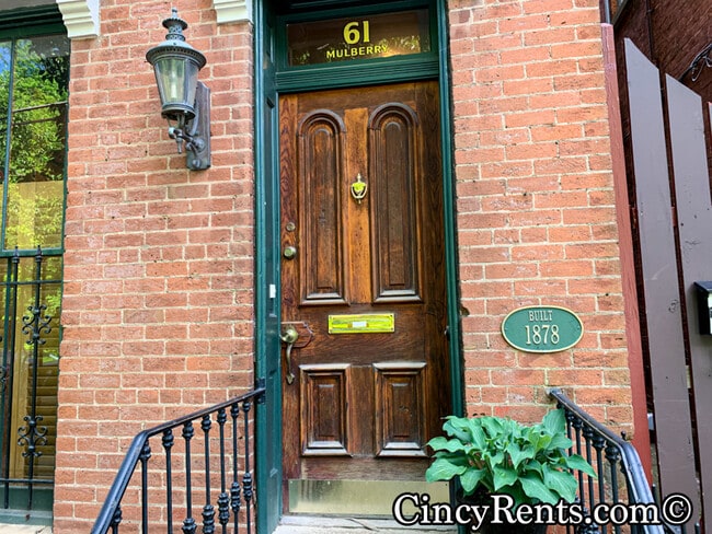 Building Photo - 61 Mulberry St Rental