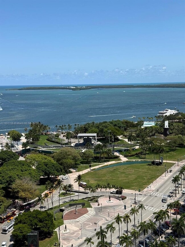 Photo - 398 NE 5th St Unidad 1812