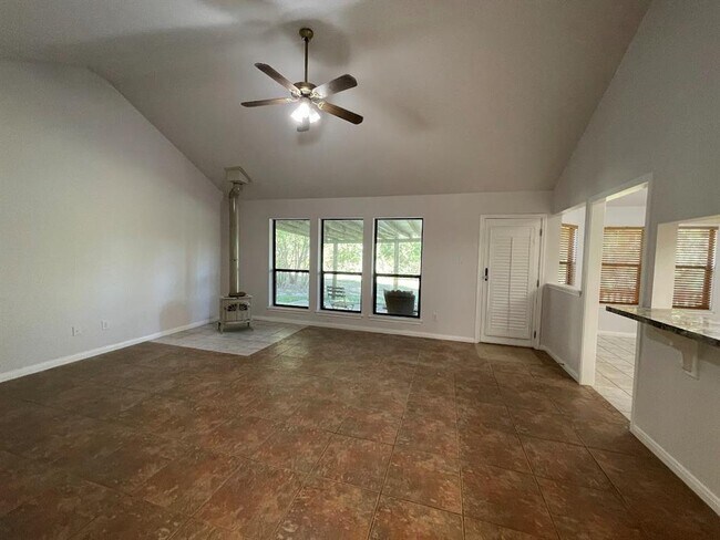 Photo - 5001 Blue Bluff Rd