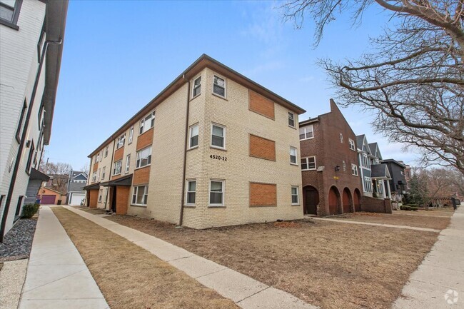 Building Photo - 4520 N Seeley Ave Unit 3W Rental