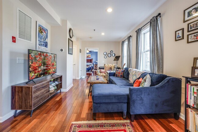 Photo - 650 2nd St Condo Unit 3H
