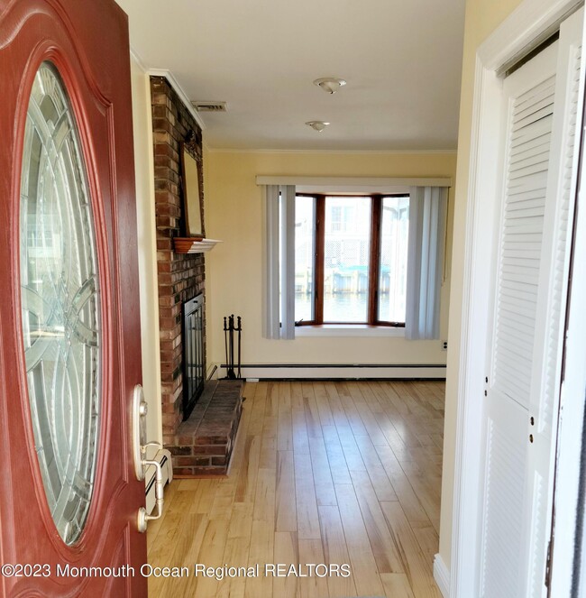 Photo - 805 Forepeak Dr
