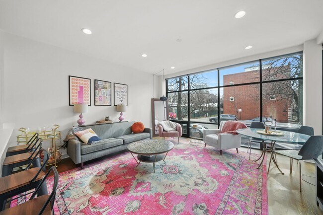 Photo - 650 N Green St Unit 4