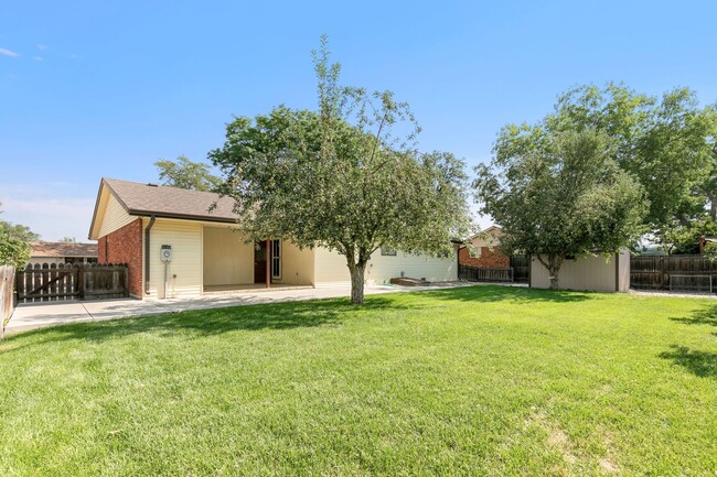 Photo - 390 Knotty Pl