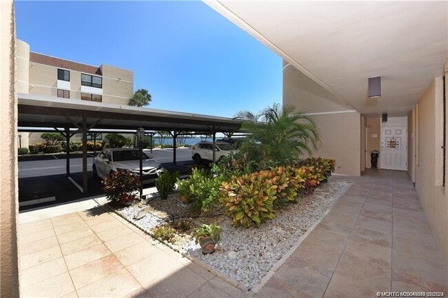 3442 NE Causeway Blvd Unit 302