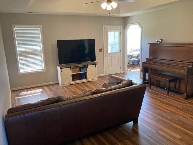 Photo - 3065 Foxcroft Cir