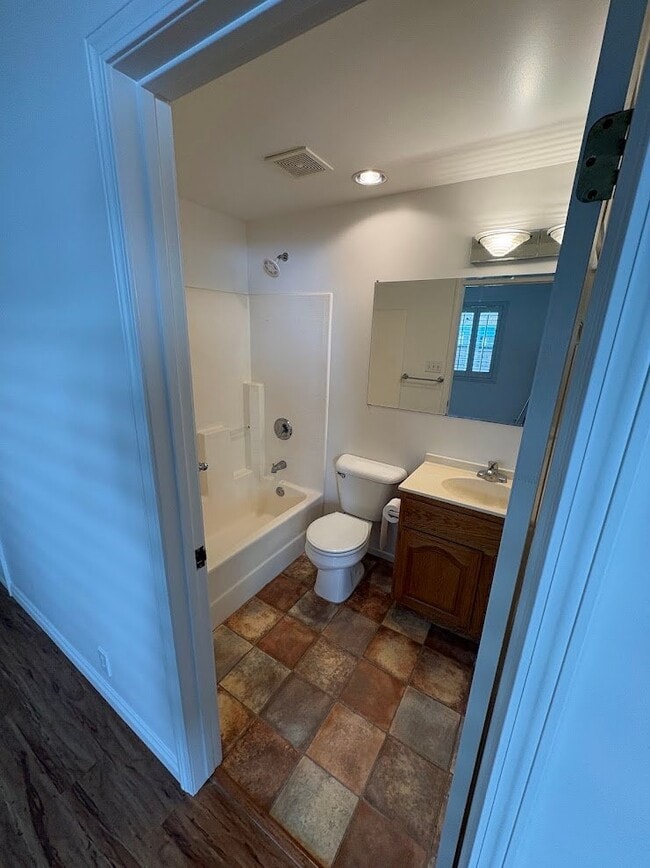 237 Santa Monica Dr