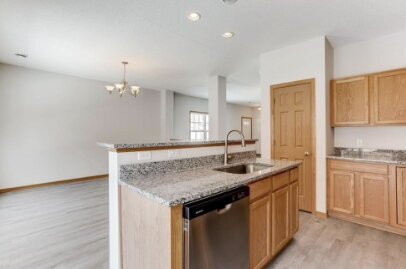 Spacious 3-Bedroom End unit Townhouse with 3 Full Baths in Maple Grove's Prime Location