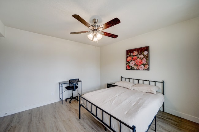 Photo - 2331 W Kathleen Rd