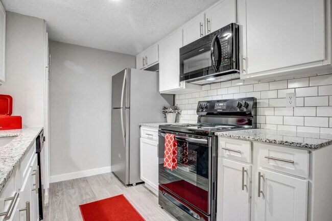 Photo - 2101 Burton Dr Unit 1027