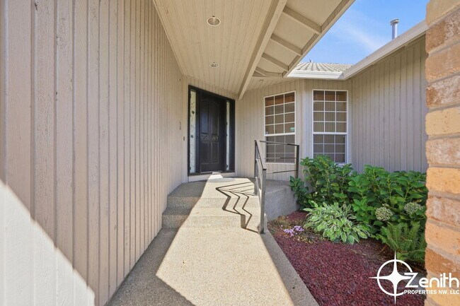 Photo - 1908 NW 140th Cir