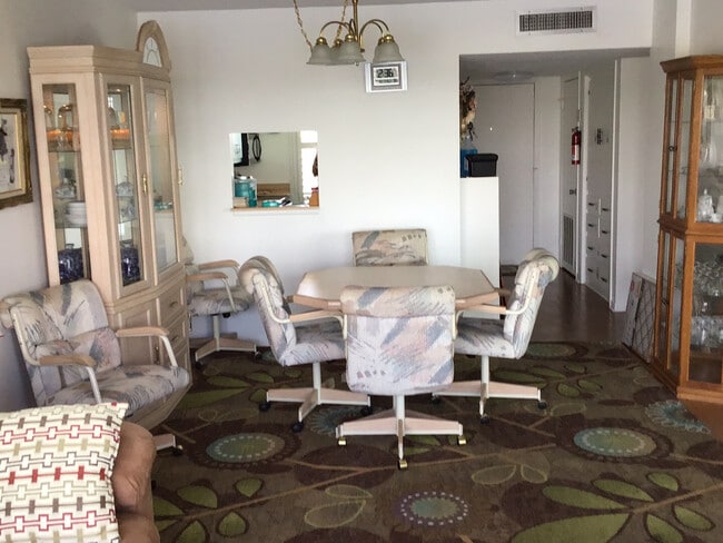 Dining room - 700 Mirror Ter NW Unit 705