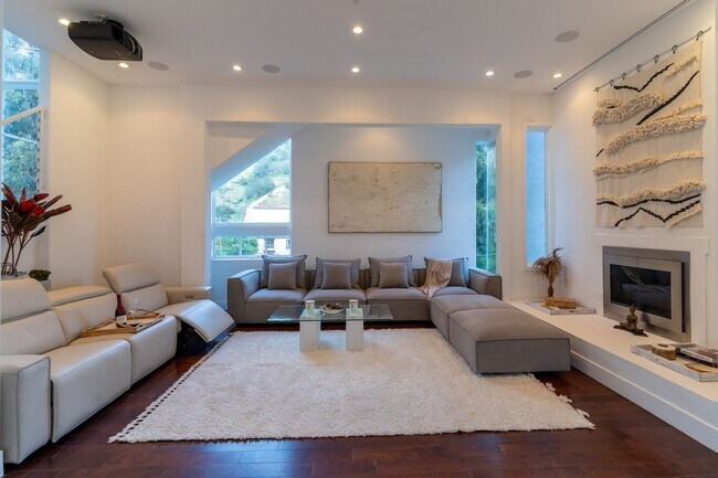 Photo - 1857 N Beverly Dr