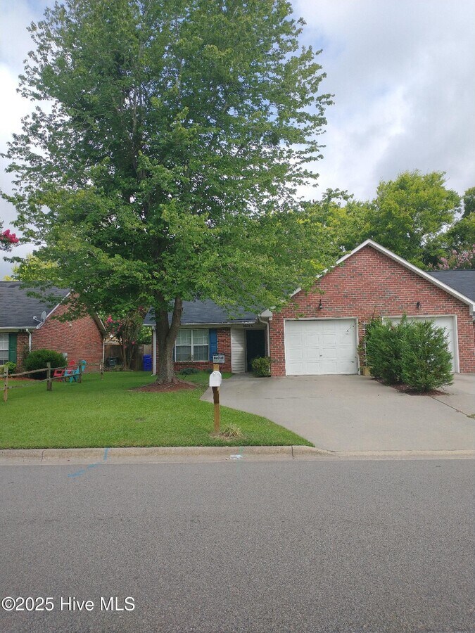 Photo - 2621 Richard Dr Townhome