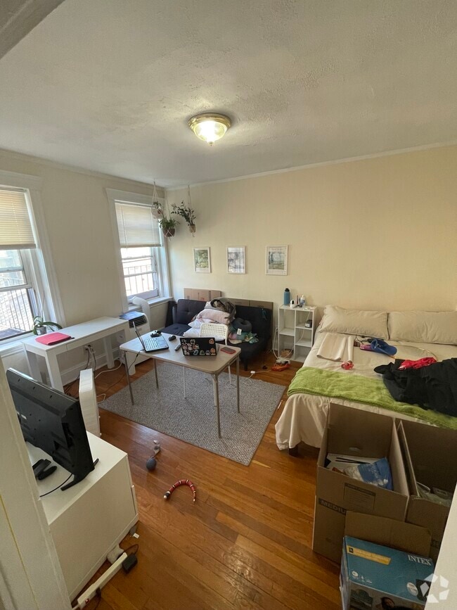 Building Photo - 390 Riverway Unit 27 Rental
