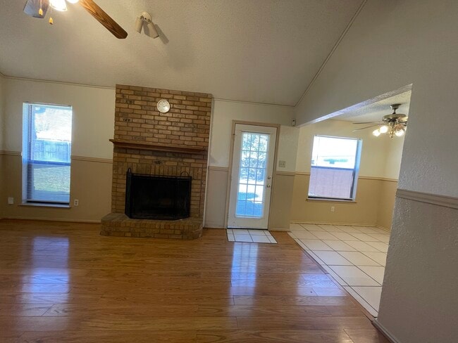 Photo - 1924 Willow Vale Dr