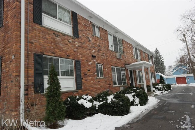 Photo - 630 Ann St Unit 8