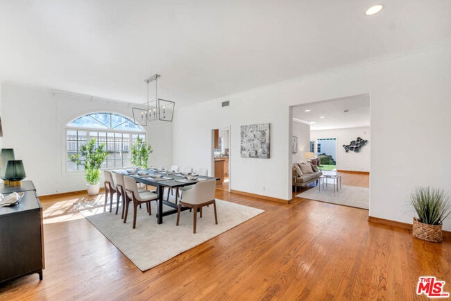 109 N Maple Dr