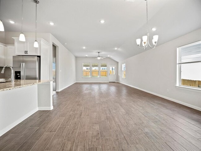 Photo - 136 Caterpillar Ln