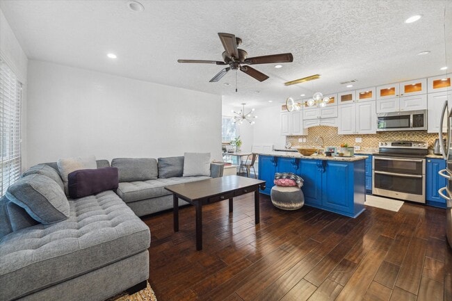 Photo - 1880 White Oak Dr Unidad 159