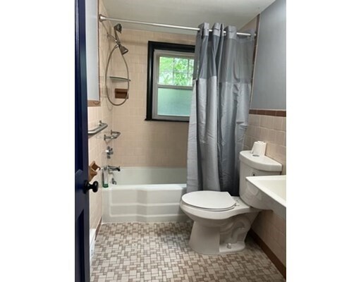 Photo - 254 N Main St Unidad 1