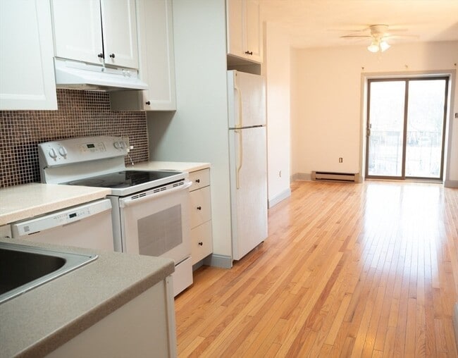 Photo - 70 Frankfort St Unit 3R