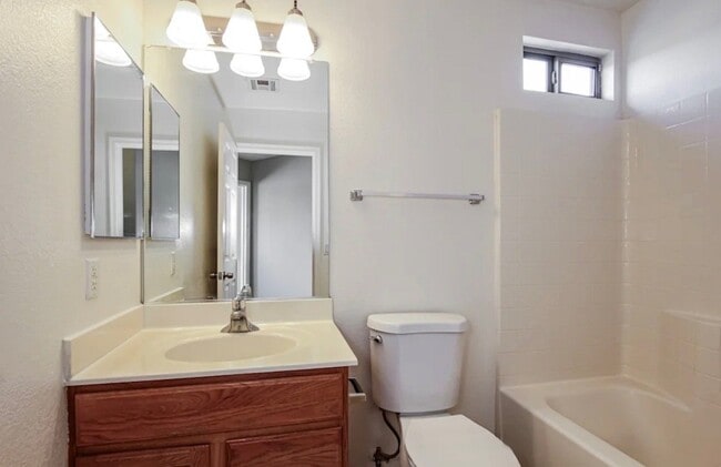 Photo - 2419 W Park St