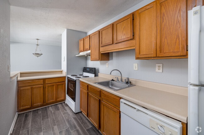 2BR, 2BA - 1,040SF - Kitchen - Breckenridge Apartment Homes