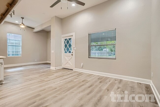 Photo - 1912 Carrigan Ave