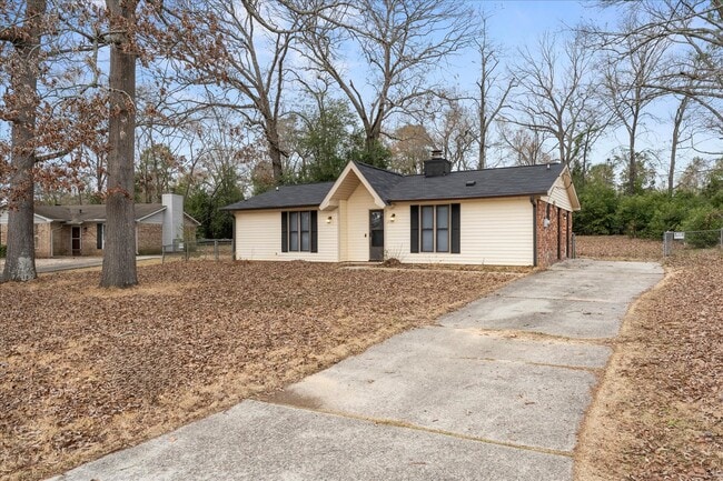 Photo - 2357 Basswood Dr